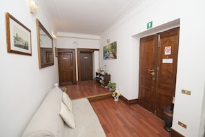 Lobby - Ariana Luxury Guest House (Rome)