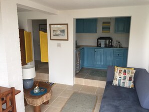 Cottage, Pool View | Living area