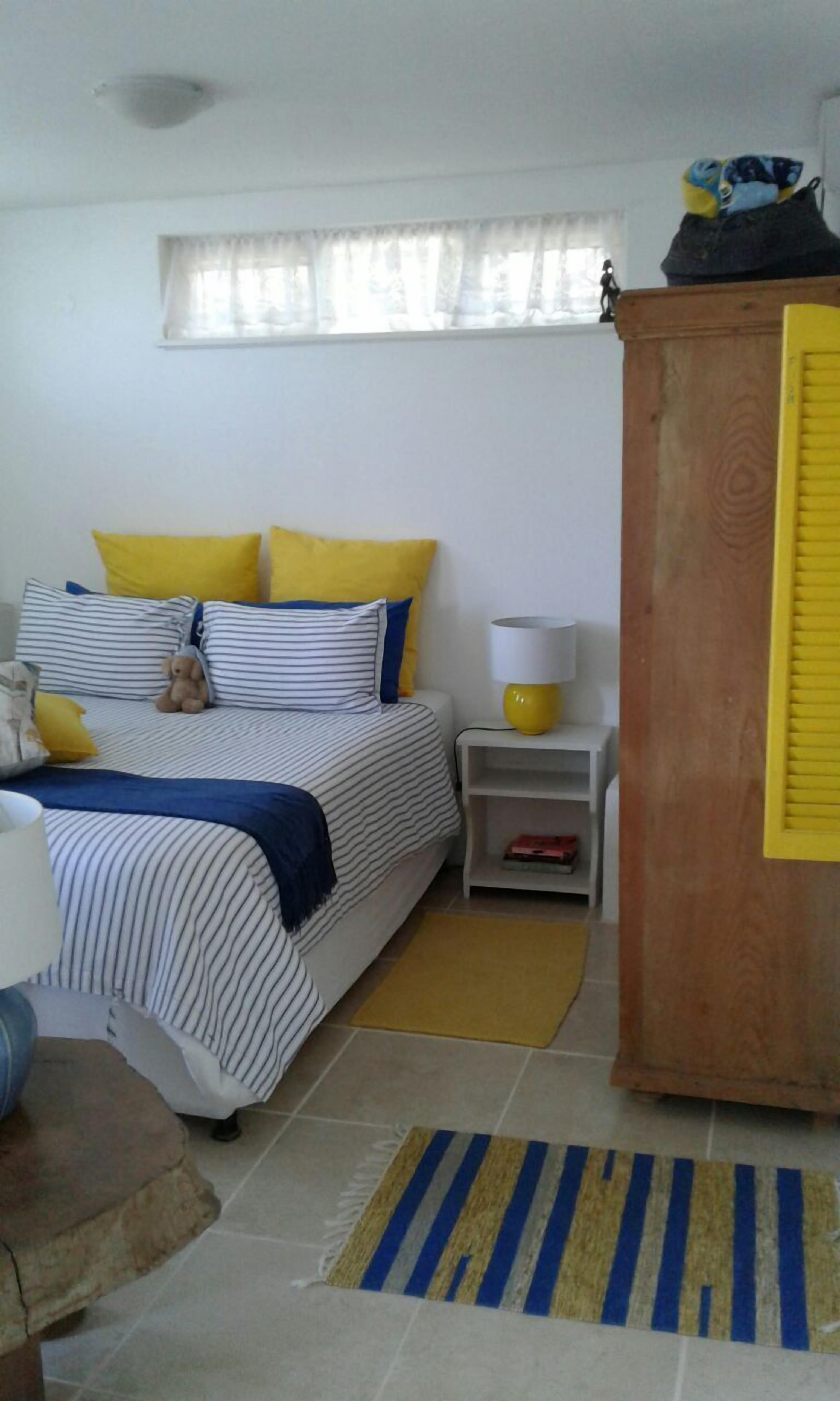 2 bedrooms, individually decorated, individually furnished, desk