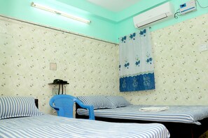 Chambre Double Deluxe, 1 chambre, salle de bains privée | 1 chambre, literie de qualité supérieure, bureau, chambres insonorisées