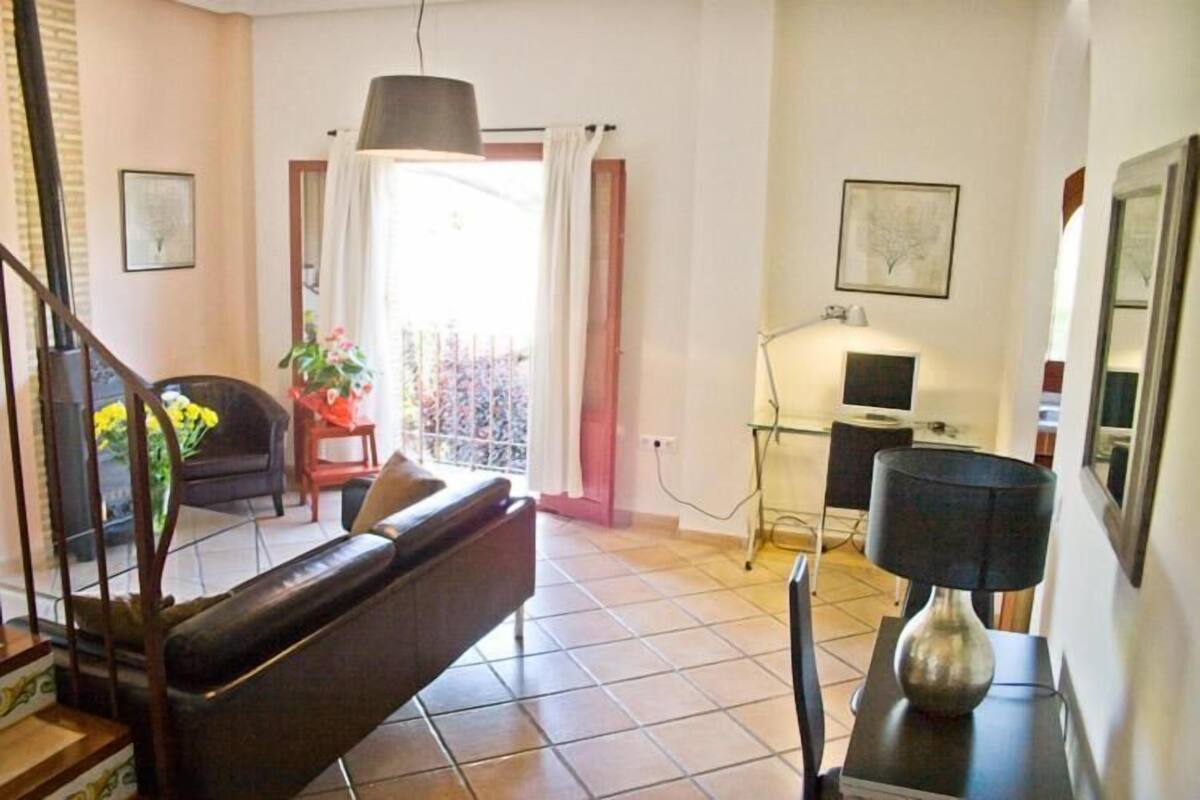 exclusive apartment, 2 bedrooms, mountain view, executive level | living room | 30-inch led tv with digital channels, tv