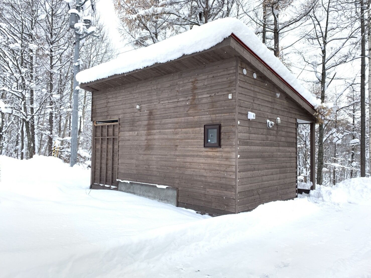 mini cottage(with semi-open-air goemon bath) | down duvets, free wifi, bed sheets