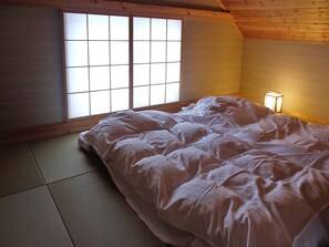 Cubrecamas, wifi gratis y ropa de cama 