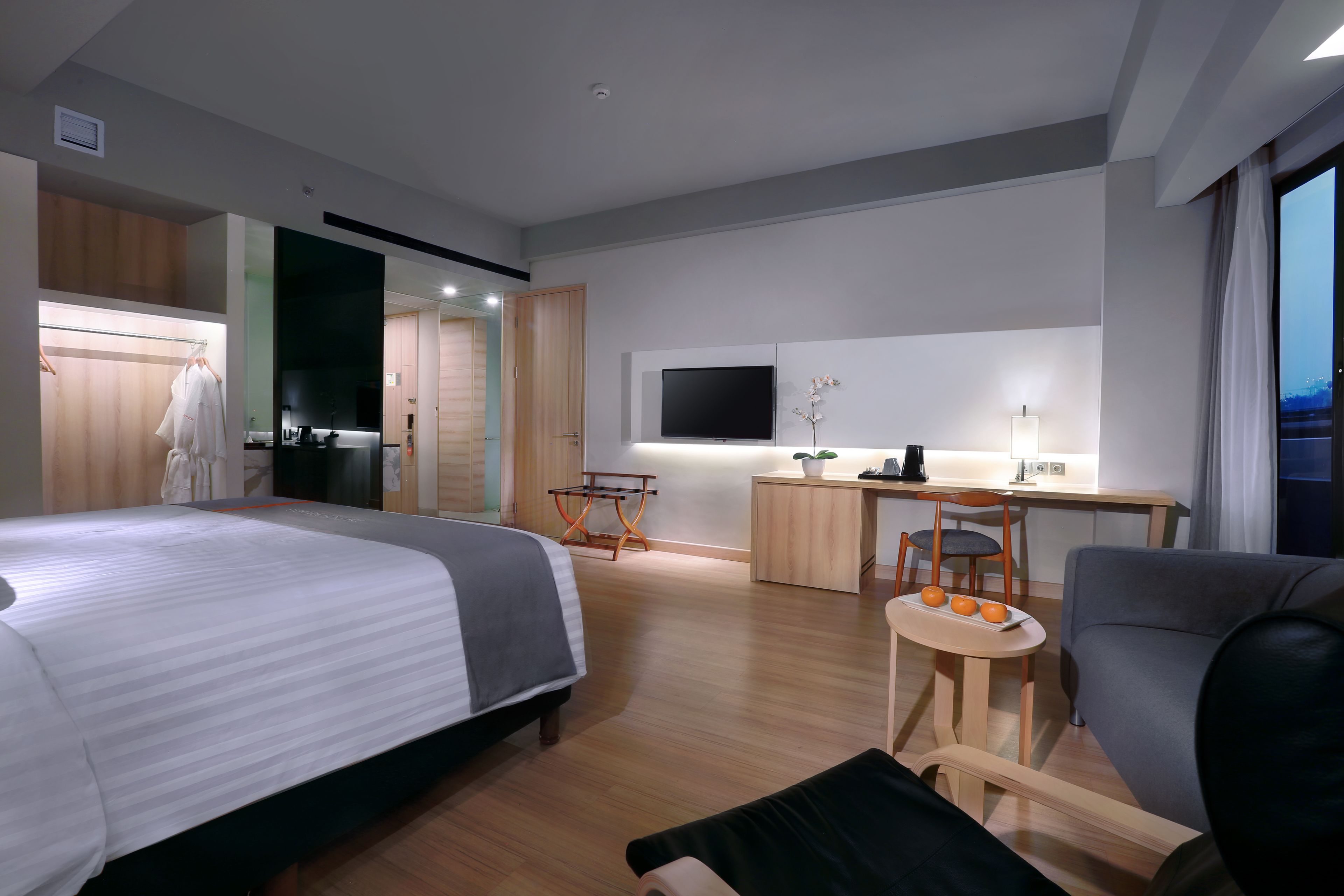 premier room (deluxe premier) | premium bedding, minibar, in-room safe, desk
