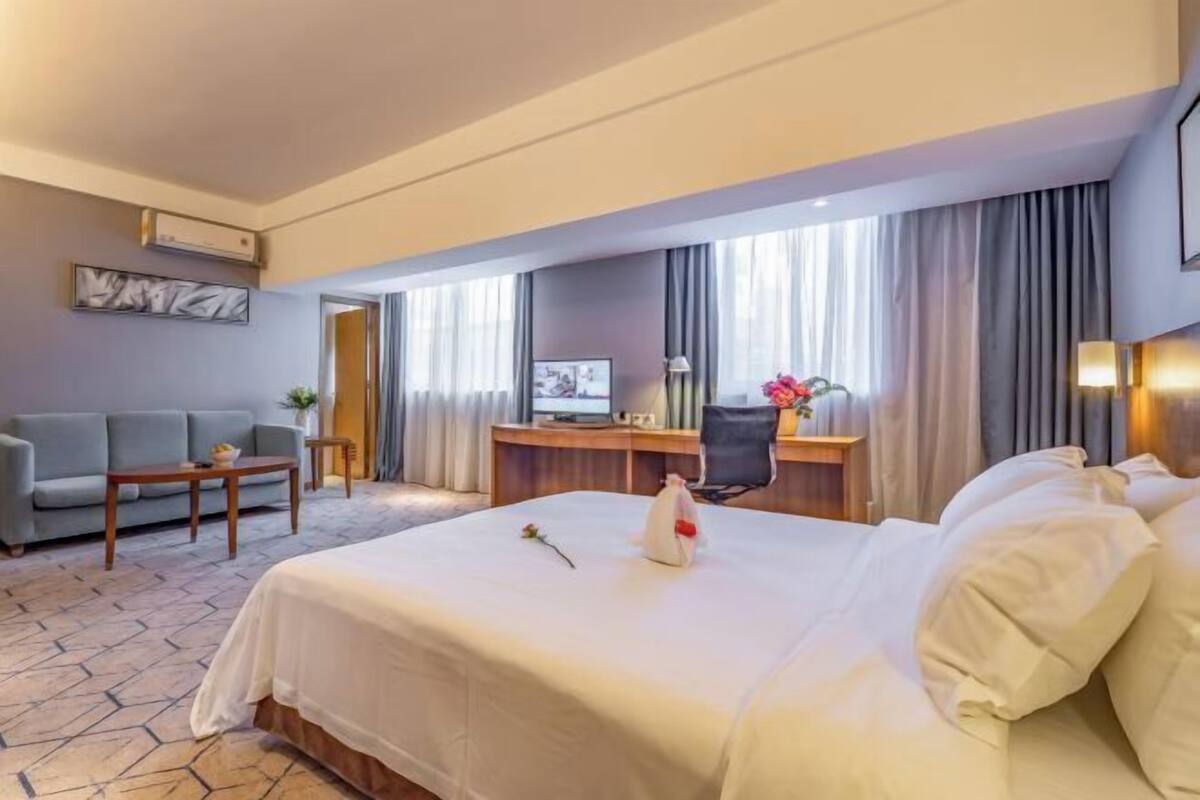 Minibar, in-room safe, desk, blackout curtains