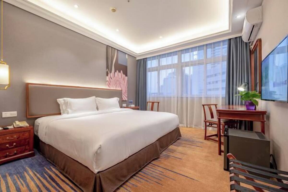 Minibar, in-room safe, desk, blackout drapes