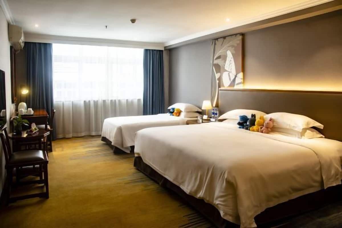 Minibar, in-room safe, desk, blackout curtains
