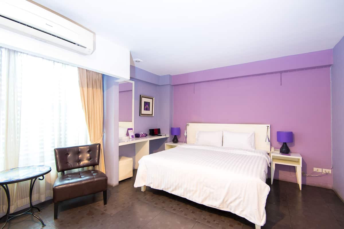 Free minibar items, free WiFi