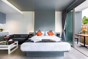 Deluxe King Room  | In-room safe, desk, free WiFi, bed sheets - Kamala Resotel (Kamala)