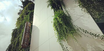 Fachada de la propiedad