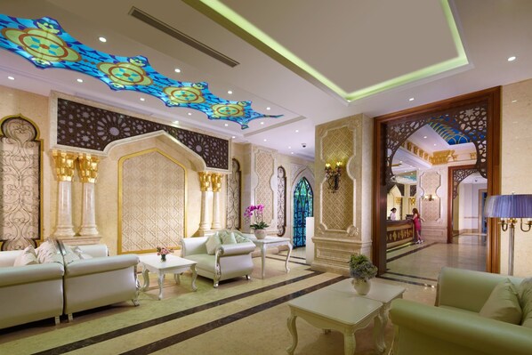 Área de estar no saguão