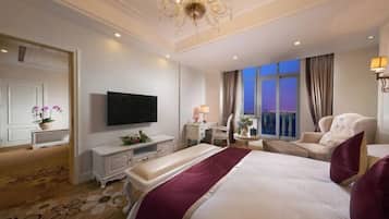 Bar mini, meja, langsir/tirai gelap terus, seterika/papan seterika