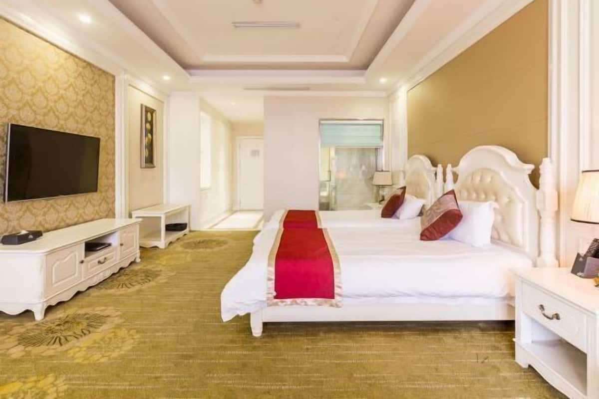 Minibar, Schreibtisch, Verdunkelungsvorhänge, Bügeleisen/Bügelbrett