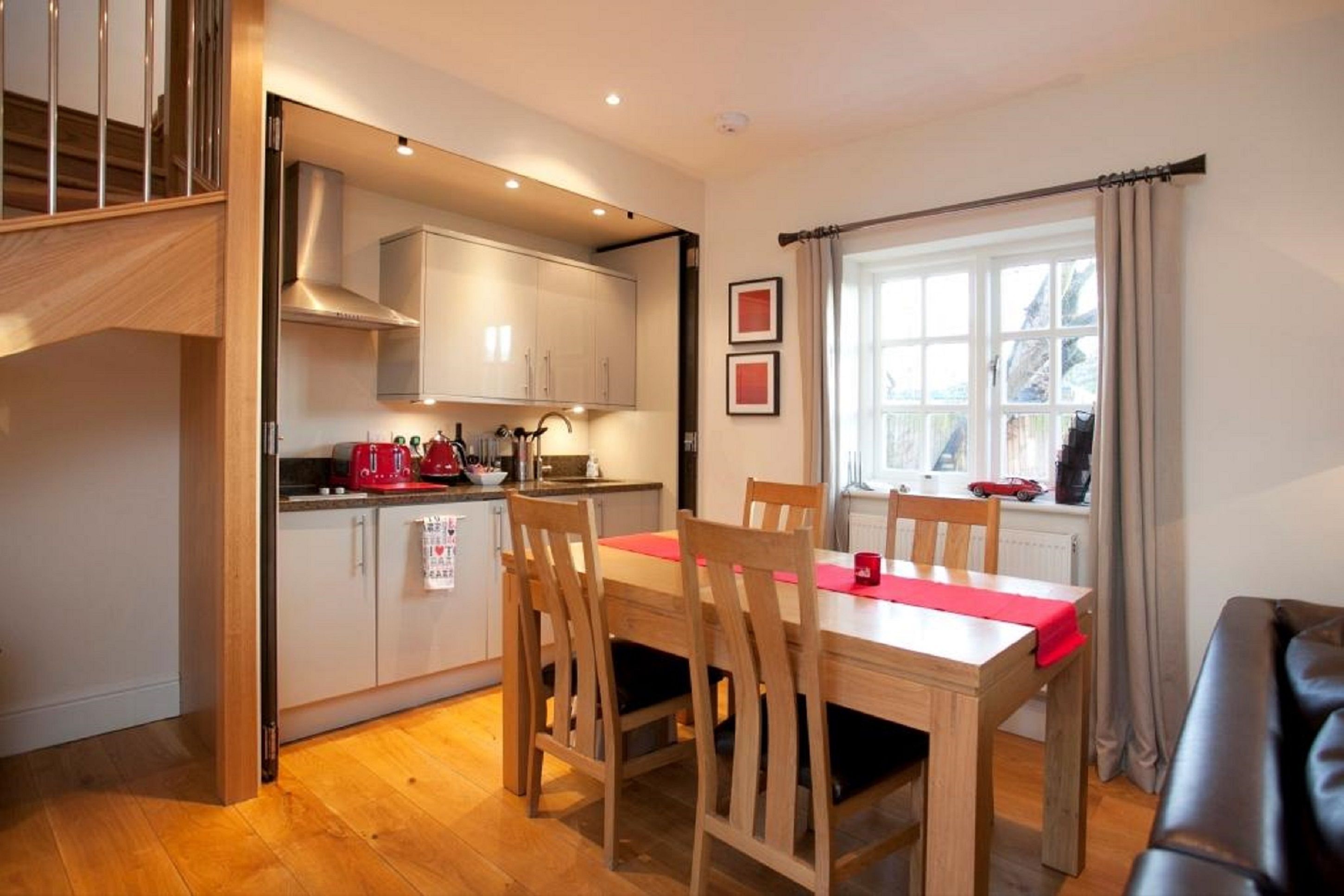 business apartment | in-room dining