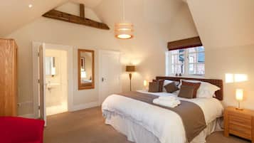 Business Apartment | 2 bedrooms, Egyptian cotton sheets, premium bedding, minibar