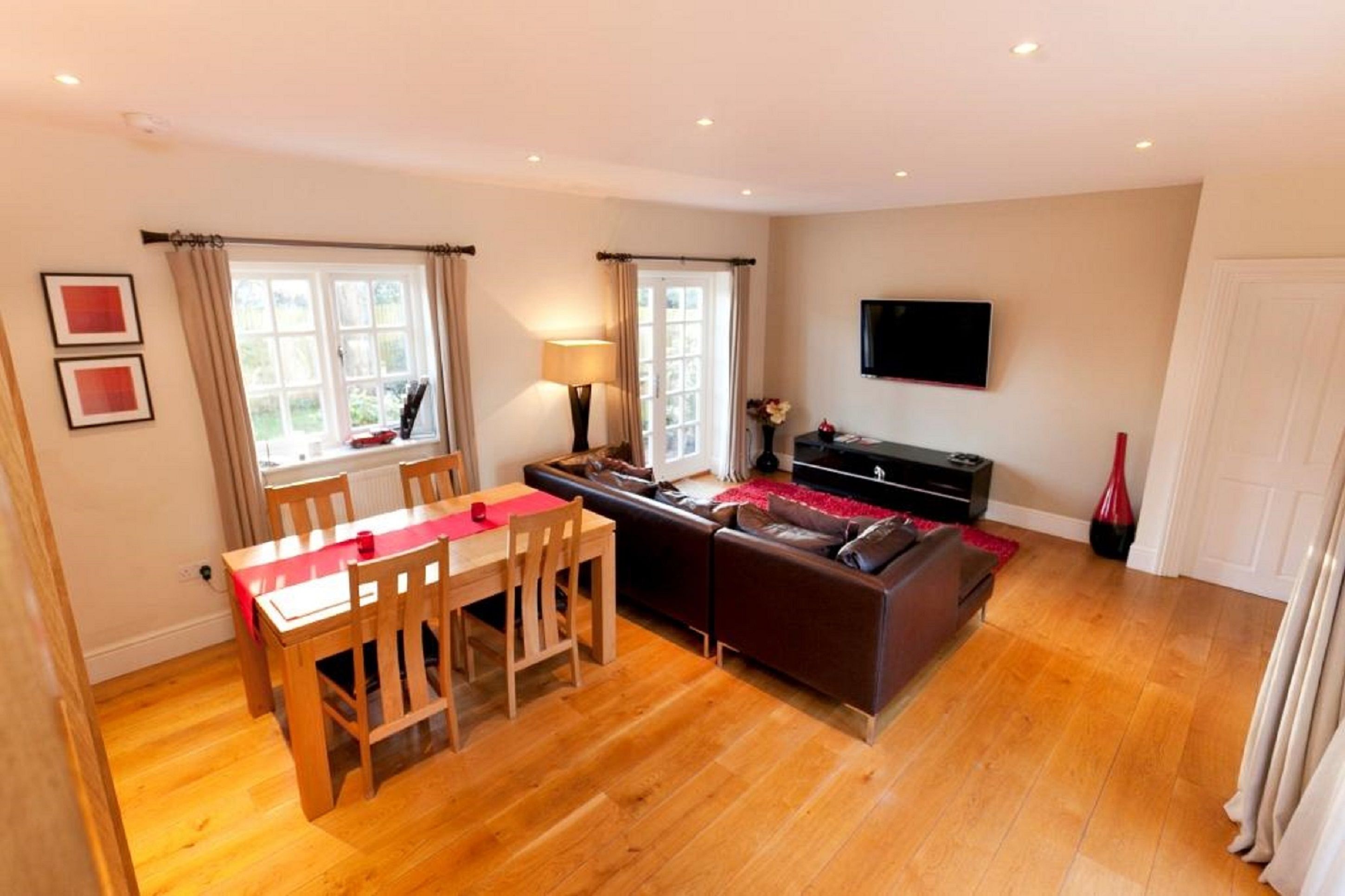 business apartment | living area | flat-screen tv