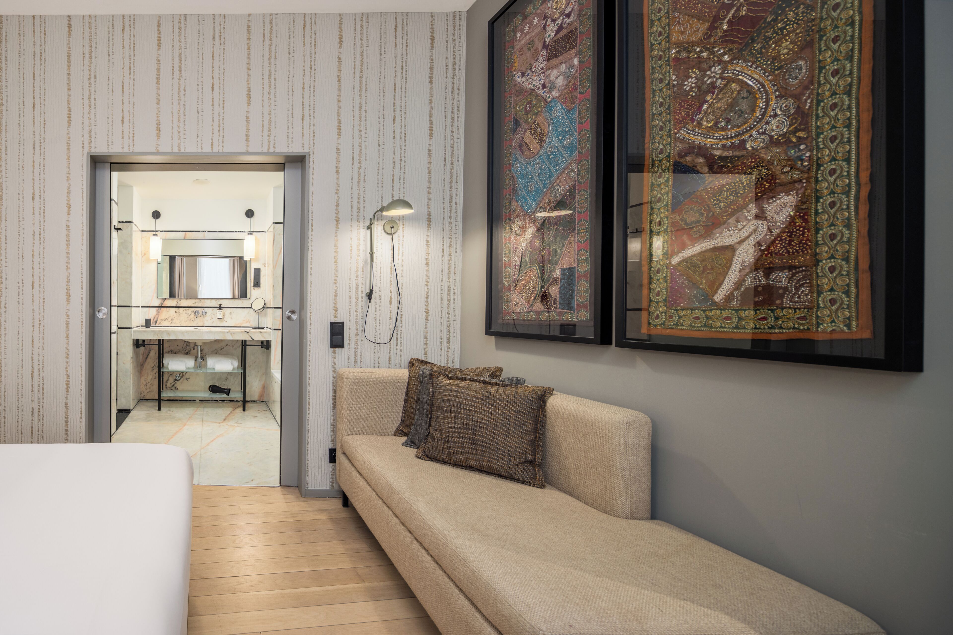 deluxe room | minibar, in-room safe, blackout curtains, iron/ironing board