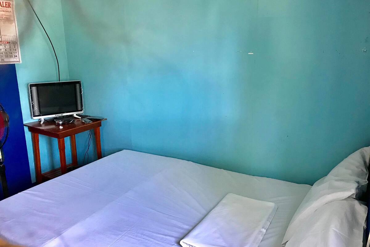 3 bedrooms, iron/ironing board