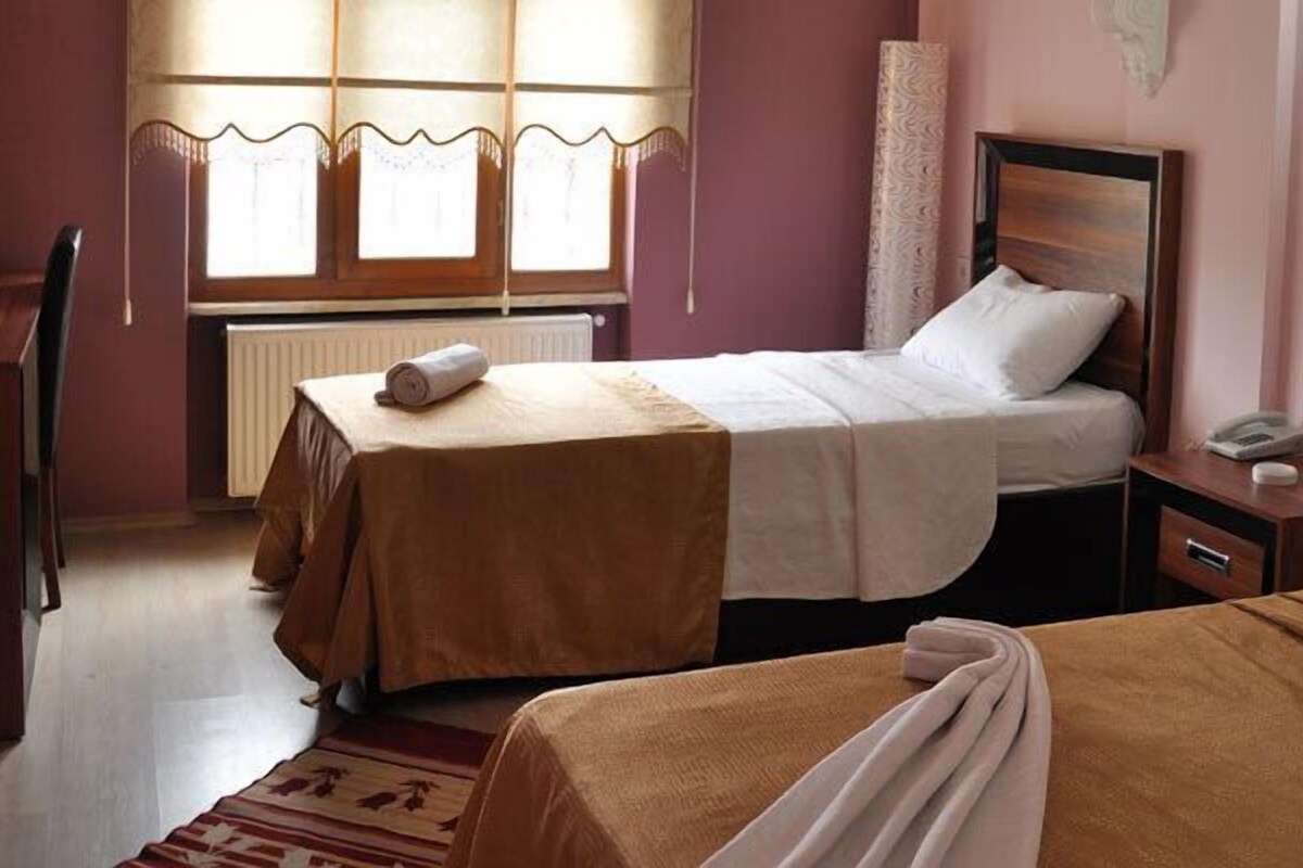 Standard-Zweibettzimmer | 1 Schlafzimmer, Minibar, Schreibtisch, Bügeleisen/Bügelbrett