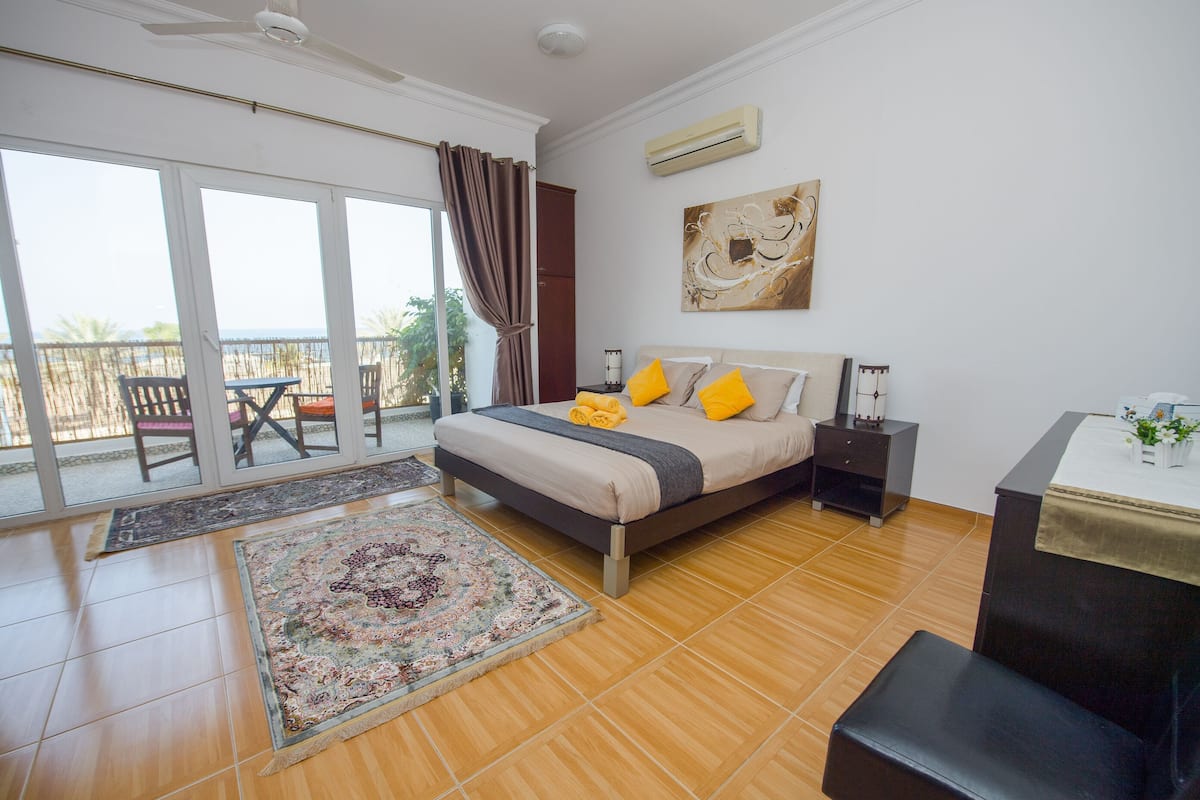 Superior Double Room, Sea View | Iron/ironing board, free WiFi, bed sheets