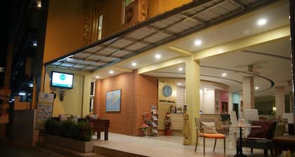 Happy Hostel