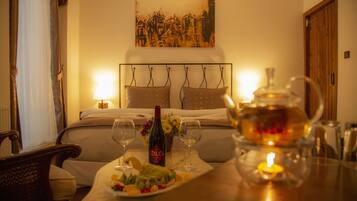 Comfort Tek Büyük Yatakli Oda | Premium-sengetøj, minibar, pengeskab på værelset, individuelt design