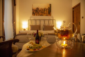 Ropa de cama de alta calidad y minibar 