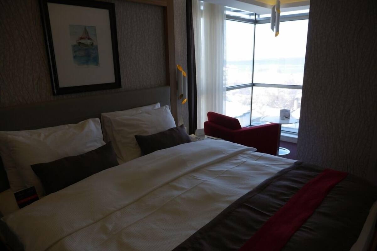 Minibar, in-room safe, desk, soundproofing