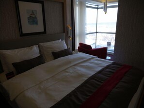 Minibar, in-room safe, desk, soundproofing