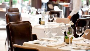 2 restaurants, breakfast, lunch, dinner served; Turkish cuisine