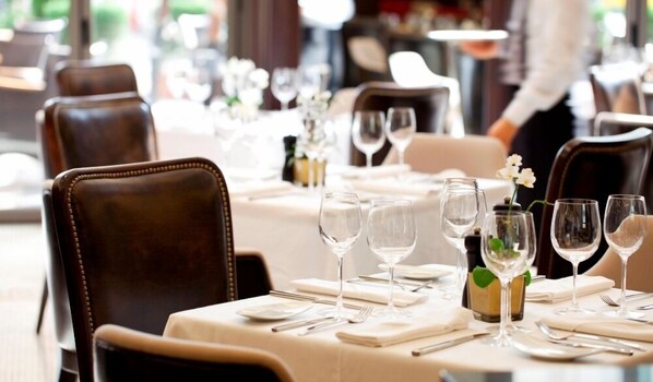 2 restaurants, breakfast, lunch, dinner served; Turkish cuisine