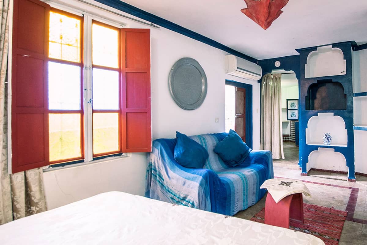 Wifi gratis, decoración personalizada y muebles diferentes