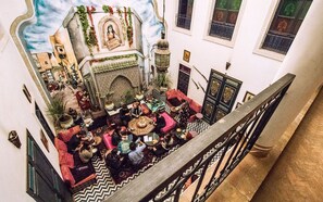 Lobby sitting area - Funky Fes Hostel (Fes)