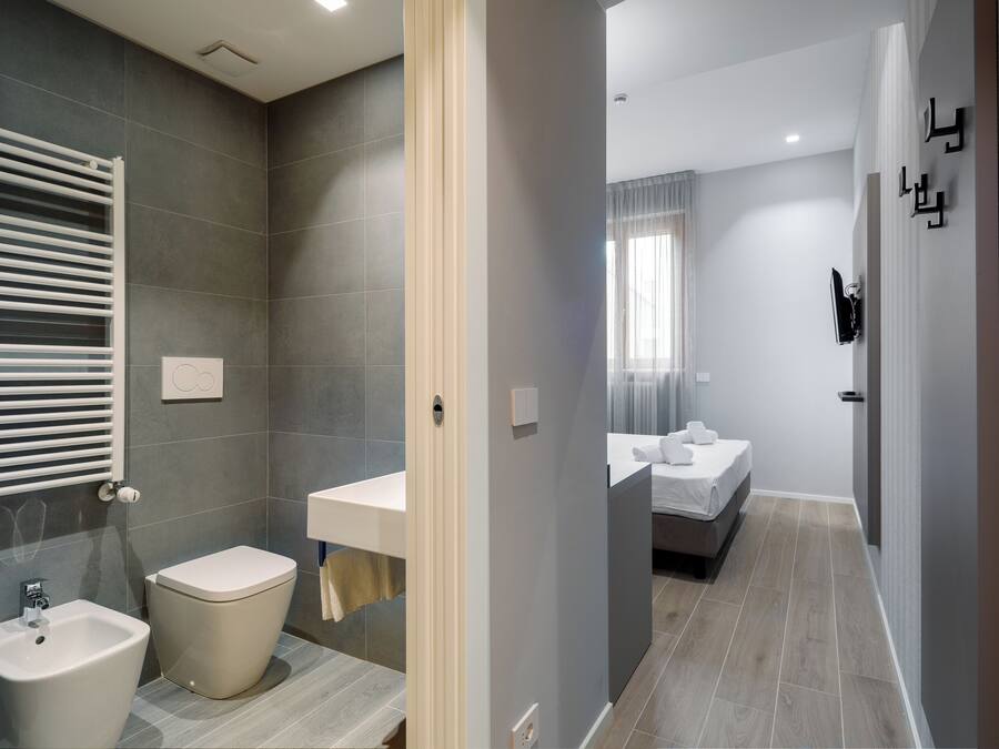 Double or Twin Room | Bathroom
