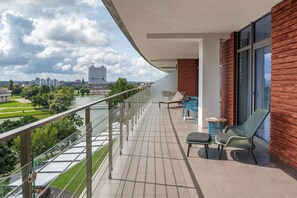 ลานระเบียง/นอกชาน