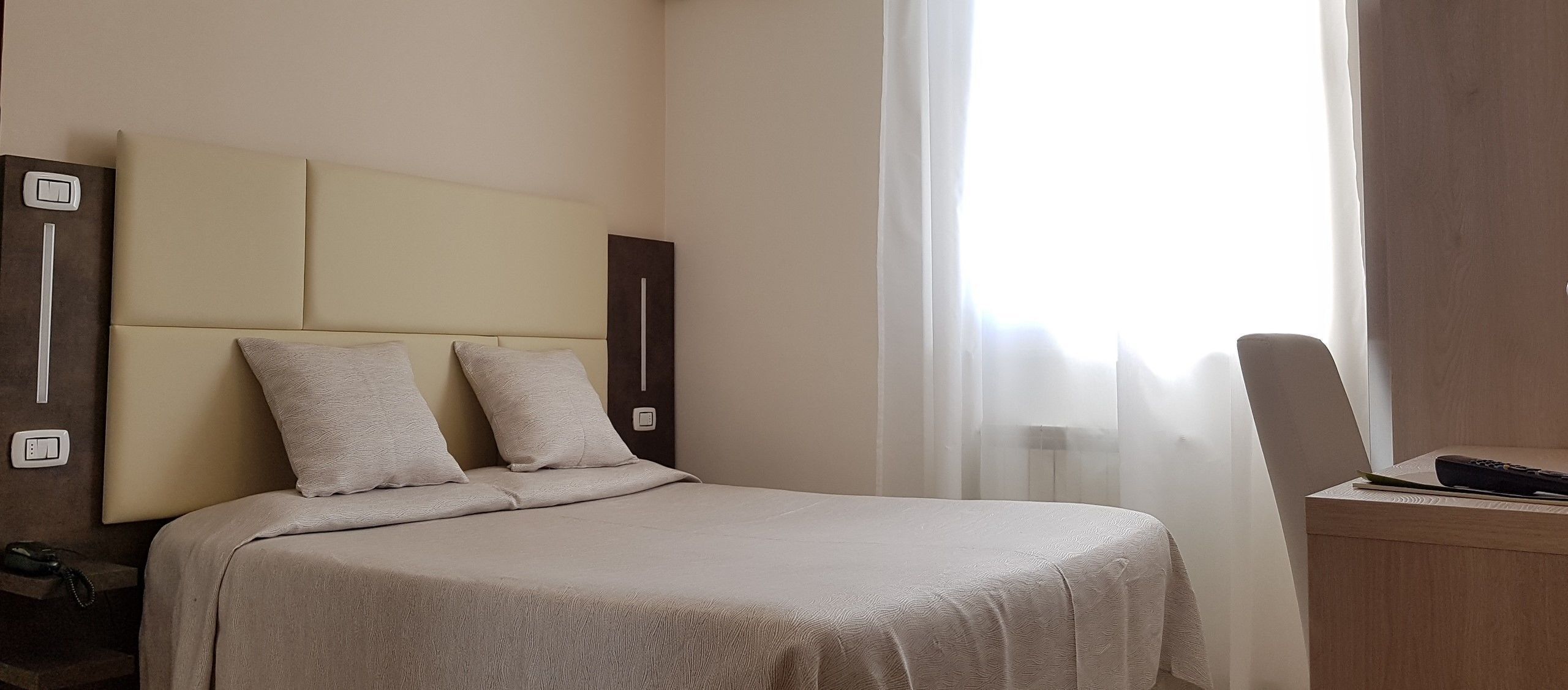In-room safe, desk, laptop workspace, free WiFi