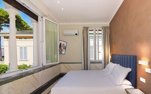 Camera Matrimoniale Comfort - Depandance | Minibar, in-room safe, desk, laptop workspace - Hotel Eura (Massa)