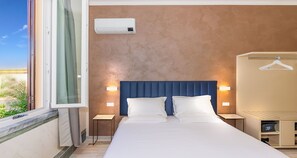 Camera Matrimoniale Comfort - Depandance | Minibar, in-room safe, desk, laptop workspace - Hotel Eura (Massa)