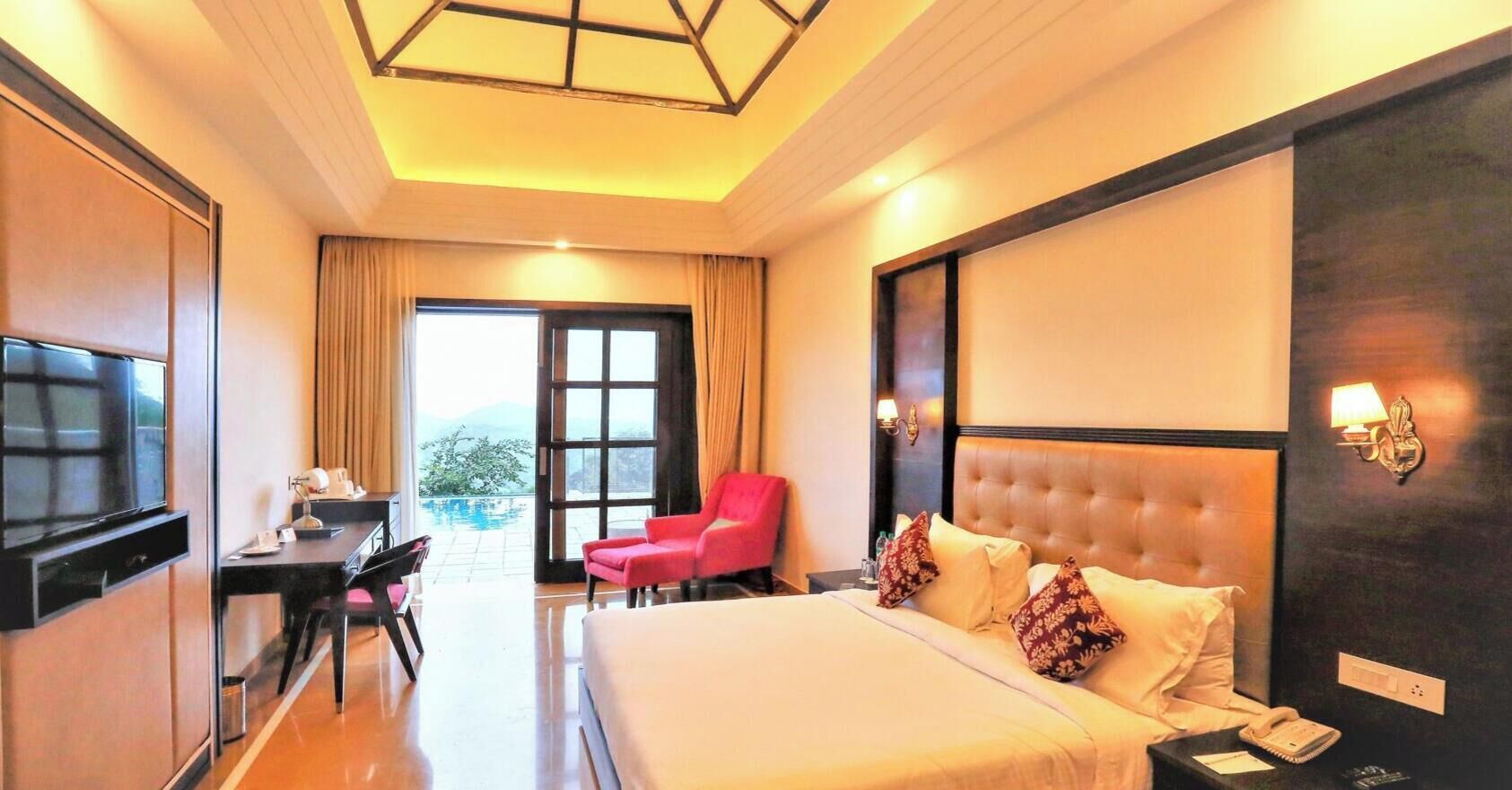 Premium bedding, minibar, in-room safe, individually furnished