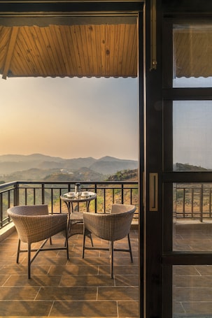 Deluxe Room | Balcony