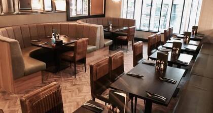 Oxgang Kitchen Bar & Rooms