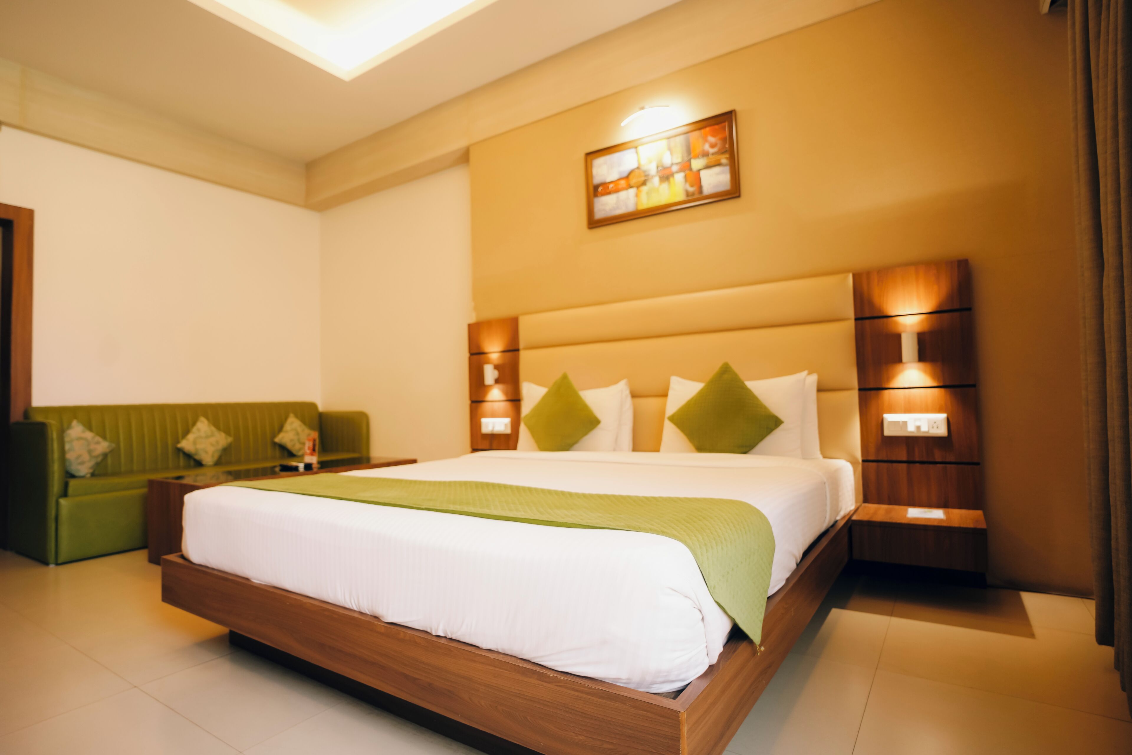 premium room | desk, soundproofing, iron/ironing board, rollaway beds