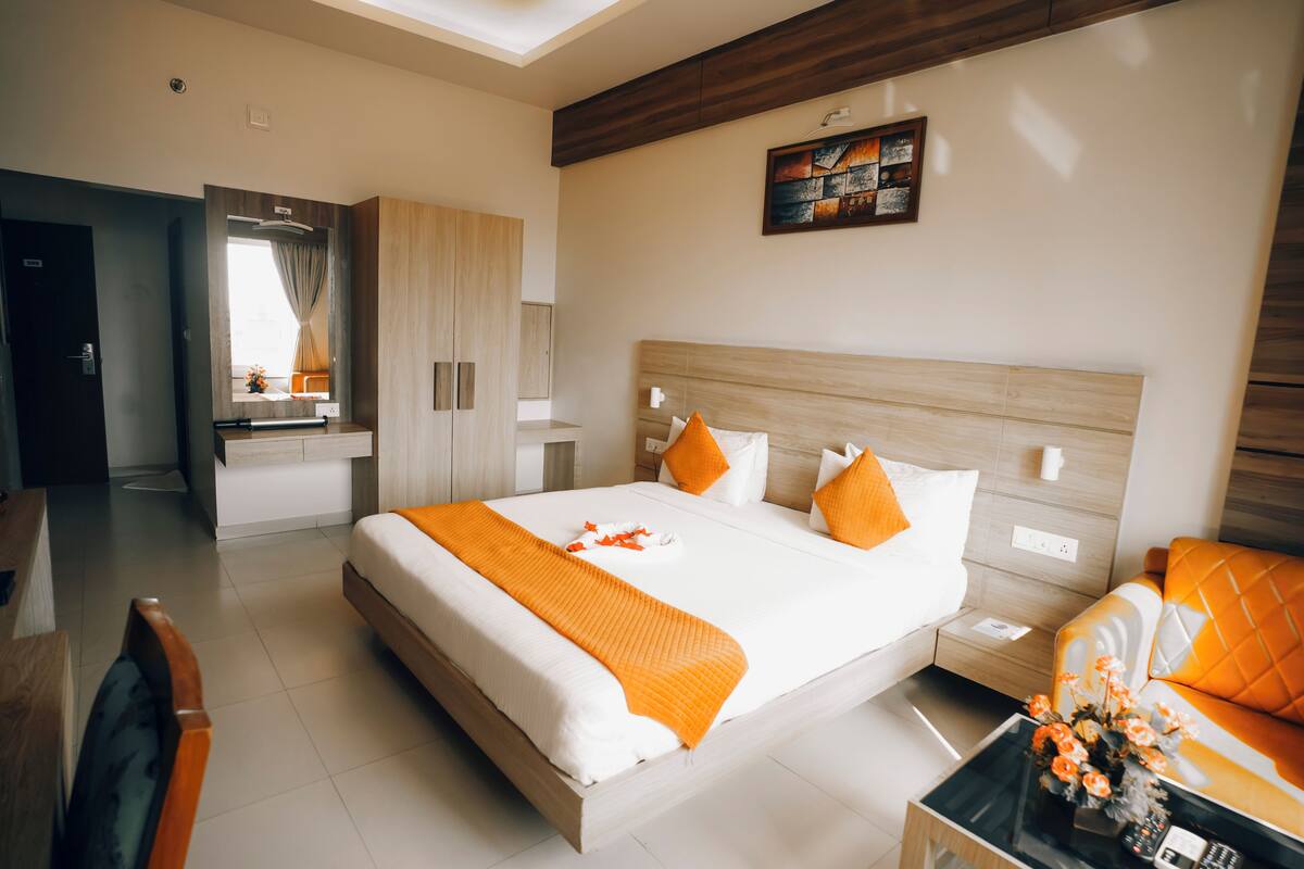 deluxe room | desk, soundproofing, iron/ironing board, rollaway beds