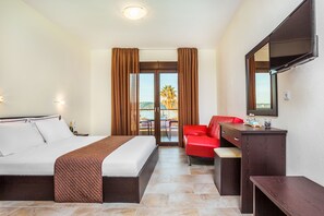 Superior Room Sea View | Skrivbord, arbetsyta för laptop, ljudisolering och strykjärn/strykbräda