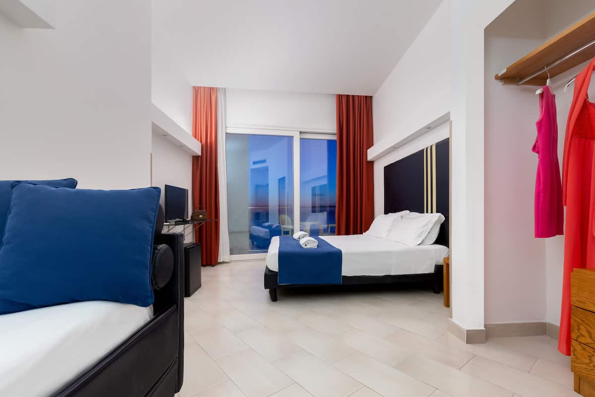 Superior Quadruple Room | 1 bedroom, minibar, desk, free WiFi
