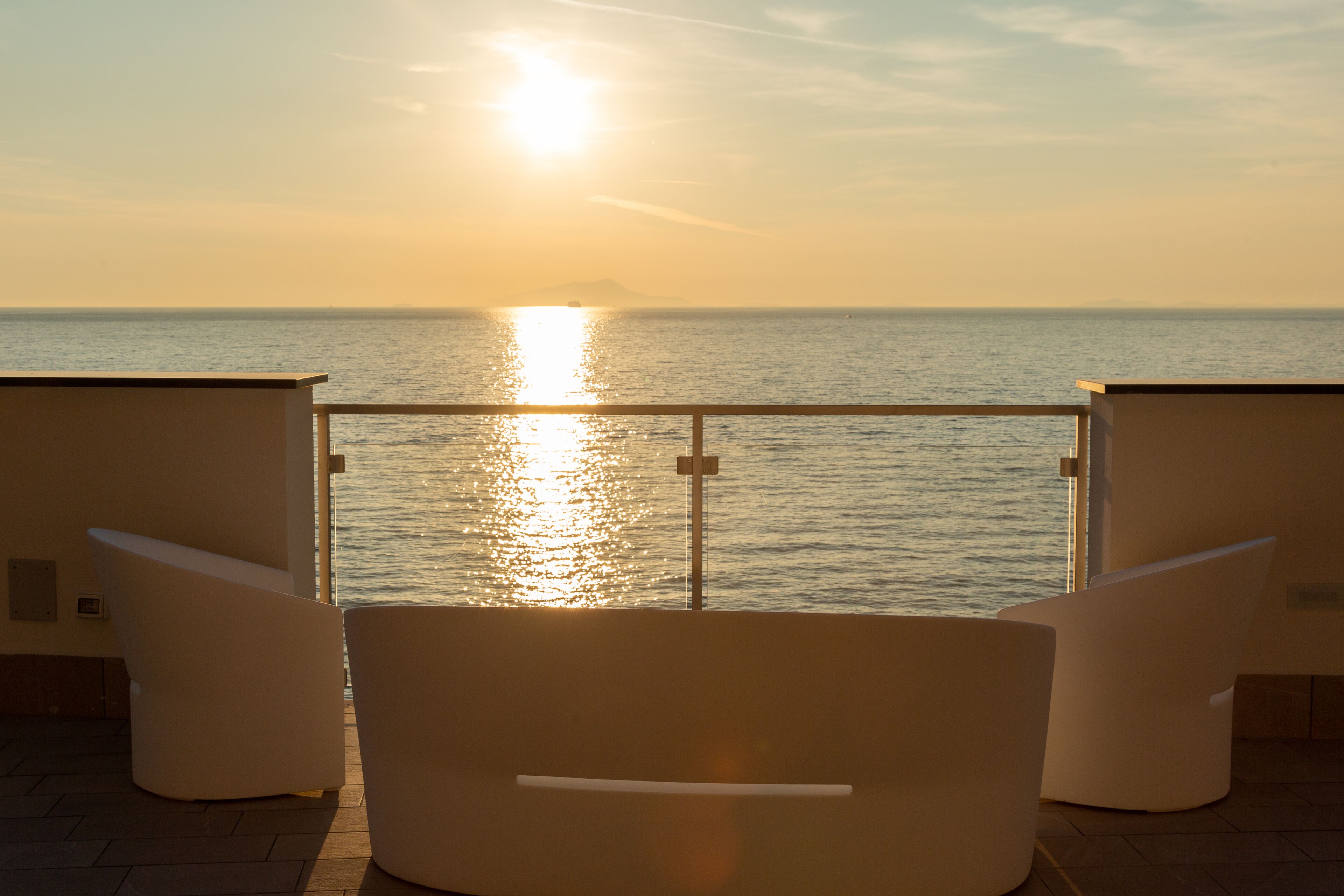 Bar (trong khuôn viên)