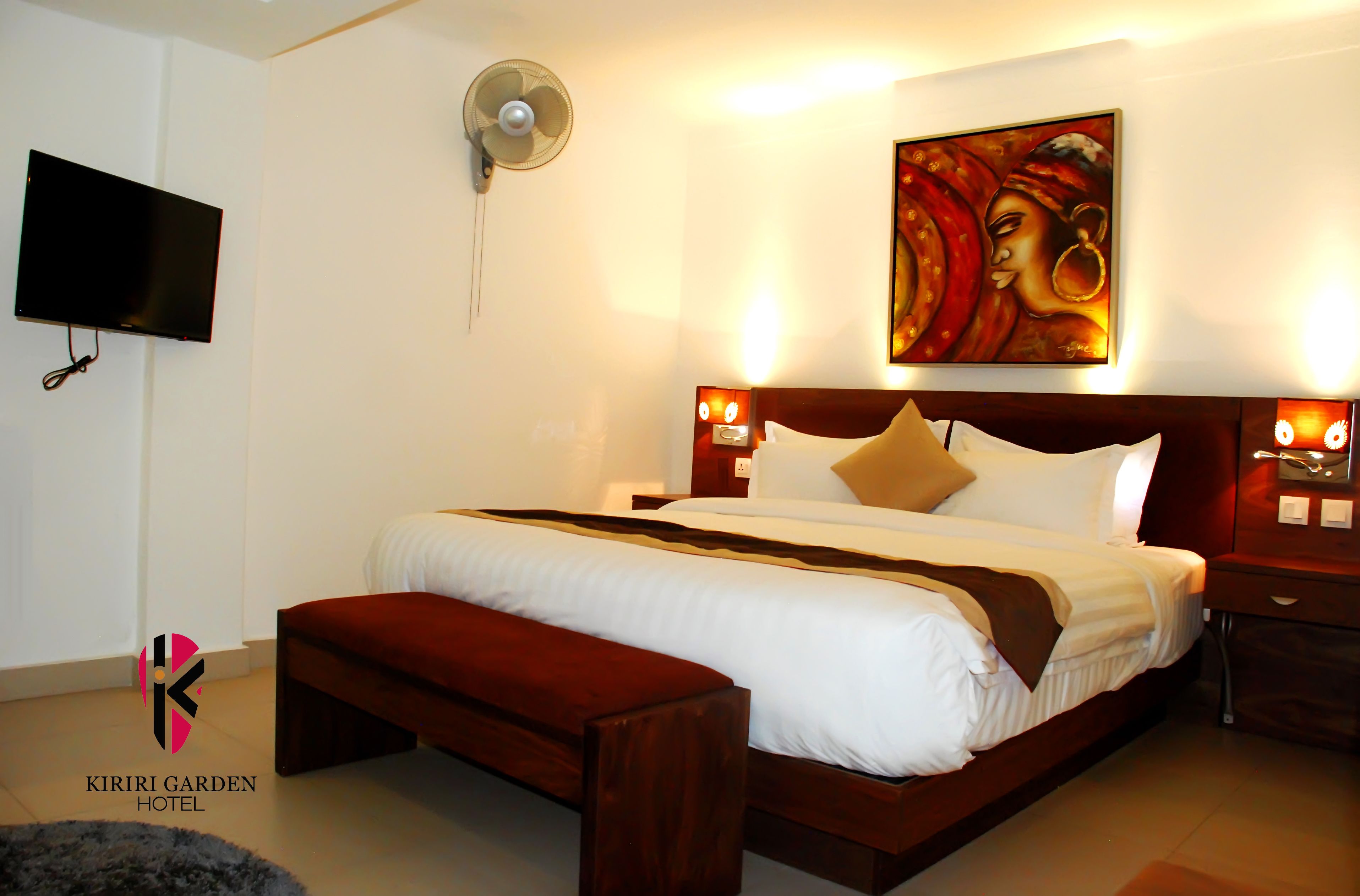 Premium bedding, in-room safe, desk, soundproofing