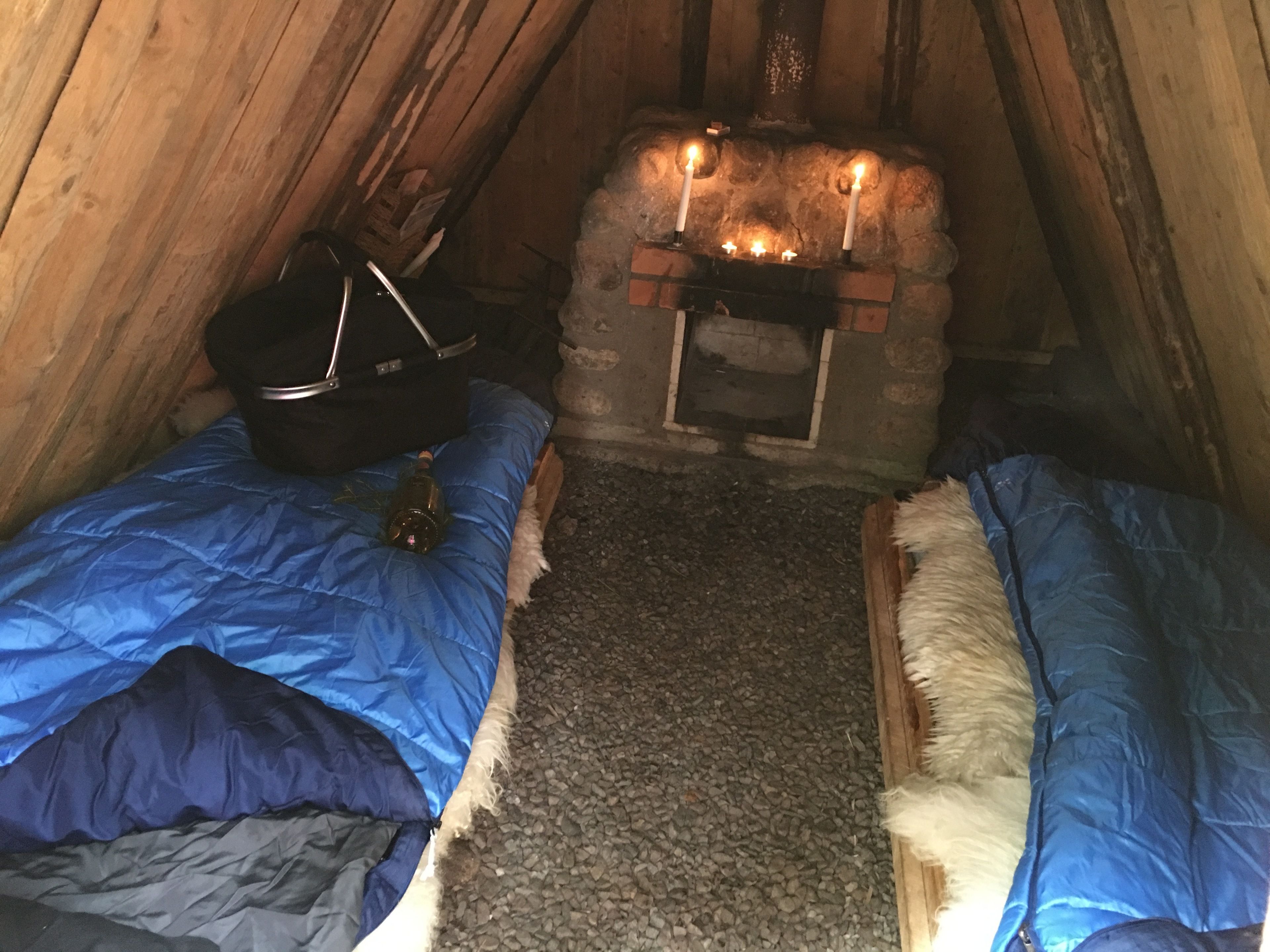 ห้องพัก (incl. breakfast, sauna & sleeping bag) | ห้องเก็บเสียง