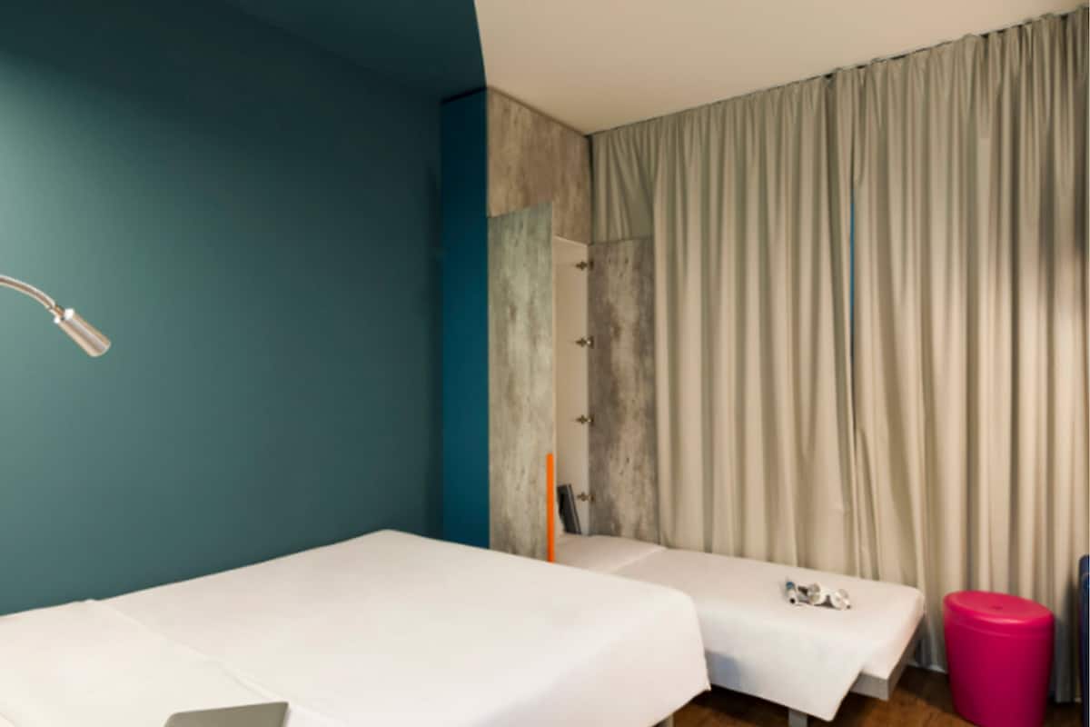 Standard Room, 1 Double Bed | Desk, laptop workspace, blackout curtains, free WiFi