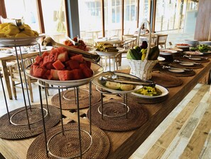 Daily buffet breakfast (USD 15 per person) - Thaproban Pavilion Waves Unawatuna (Unawatuna)